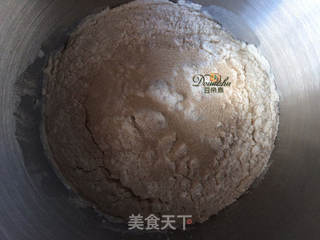 #第四届烘焙大赛暨是爱吃节#炼乳牛奶吐司的做法步骤:2