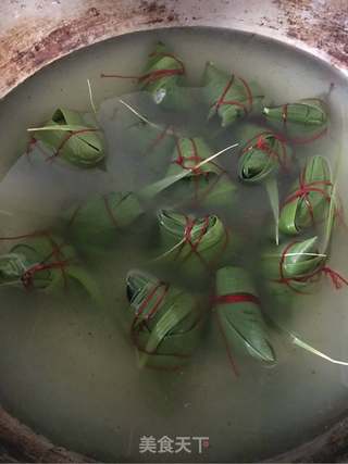青菜汁粽子的做法步骤:11