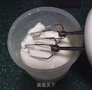 香蕉牛奶冰淇淋的做法步骤:6