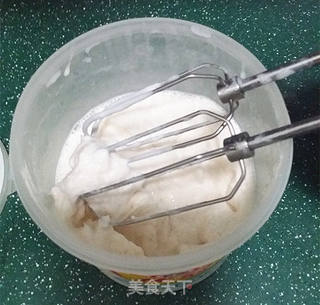 香蕉牛奶冰淇淋的做法步骤:7