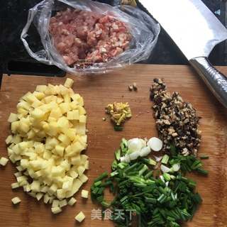 肉末土豆拌面(饭)酱的做法步骤:2