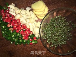 香辣椒麻清江鱼片的做法步骤:2