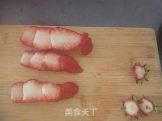 酸奶草莓杯的做法步骤:4