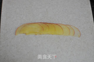 #第四届烘焙大赛暨是爱吃节#苹果玫瑰卷土司盒的做法步骤:11