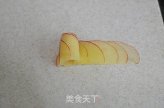 #第四届烘焙大赛暨是爱吃节#苹果玫瑰卷土司盒的做法步骤:12