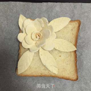 #第四届烘焙大赛暨是爱吃节#吐司玫瑰花的做法步骤:8