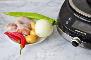 新疆大盘鸡的做法步骤：1