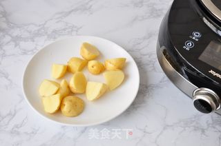 新疆大盘鸡的做法步骤：2