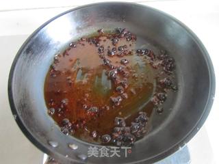 老干妈炒豆芽的做法步骤:2