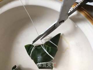 红豆蜜枣粽子的做法步骤:15
