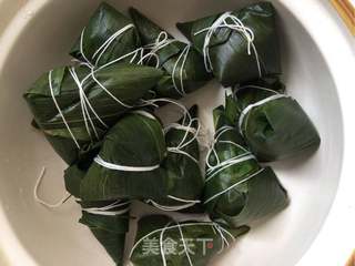红豆蜜枣粽子的做法步骤:17