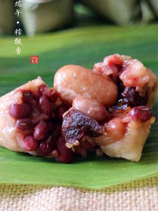 红豆蜜枣粽子的做法步骤:20