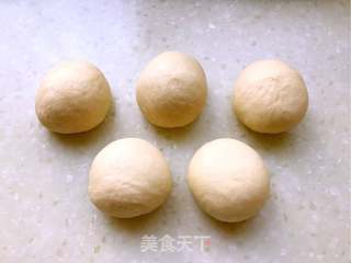 #ACA第四届烘焙大赛#造色情怀 杂蔬热狗包的做法步骤:2