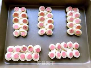 #ACA第四届烘焙大赛#造色情怀 杂蔬热狗包的做法步骤:5