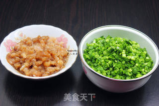 韭菜水饺的做法步骤:2