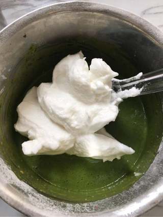#第四届烘焙大赛暨是爱吃节#抹茶草莓蛋糕卷的做法步骤:14