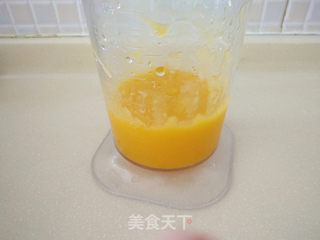 #第四届烘焙大赛暨是爱吃节# 芒果双色慕斯杯的做法步骤:2