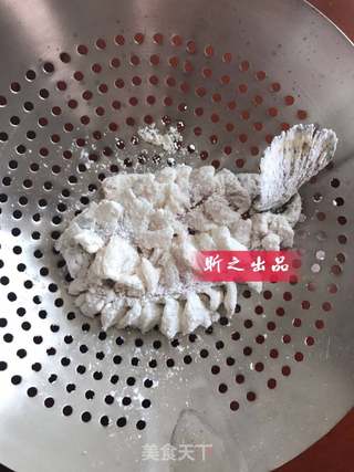 酸甜鱼的做法步骤:6