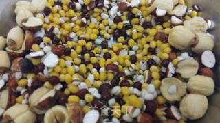 绿豆莲子祛湿养生汤的做法步骤:2