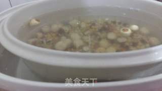 绿豆莲子祛湿养生汤的做法步骤:3