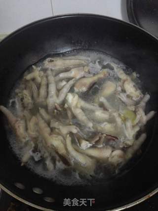 醋椒凤爪的做法步骤：4
