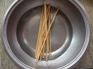 #第四节烘焙大赛暨是爱吃节#香烤豆皮卷韭菜的做法步骤:3