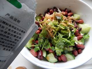 黄瓜凉拌花生的做法步骤：10