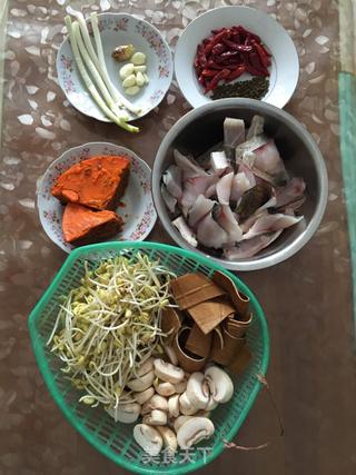 秘制火锅鱼的做法步骤：1