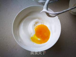 #第四届烘焙大赛暨是爱吃节#草莓慕斯蛋糕的做法步骤:2
