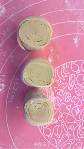 懒人版飞饼蛋黄酥超简单的做法步骤:7