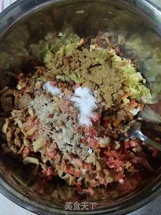 白菜油渣包子的做法步骤:11