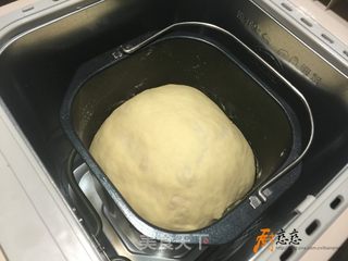 #第四届烘焙大赛暨是爱吃节#田螺姑娘面包的做法步骤：3