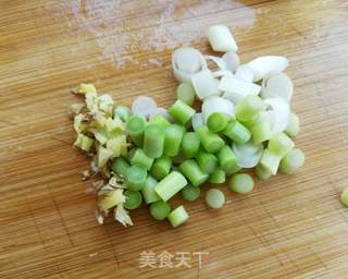 一个人的午餐——西红柿土豆盖浇饭的做法步骤：4