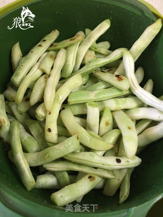 东北炖豆角的做法步骤:4