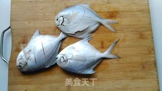 #第四届烘焙大赛暨是爱吃节#茶香熏鲳鱼的做法步骤:2