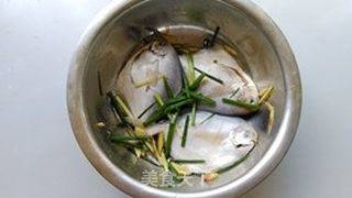 #第四届烘焙大赛暨是爱吃节#茶香熏鲳鱼的做法步骤:3