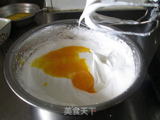 ＃第四届烘焙大赛暨是爱吃节＃奶油蜂蜜杯子蛋糕的做法步骤：5