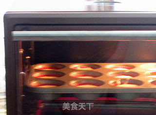 ＃第四届烘焙大赛暨是爱吃节＃奶油蜂蜜杯子蛋糕的做法步骤：10