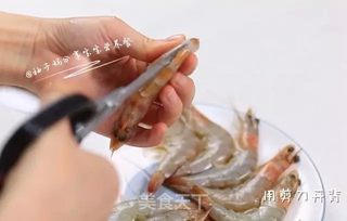 奶酪焗虾—哄孩子最好的菜的做法步骤:2