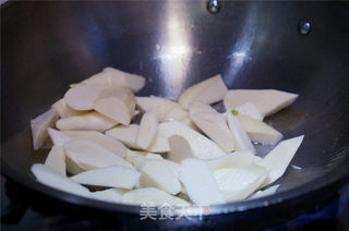 浓酱茭白的做法步骤:2