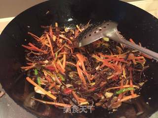 鱼香肉丝的做法步骤:7