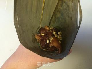 蛋黄肉粽的做法步骤:7