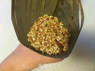 蛋黄肉粽的做法步骤:8