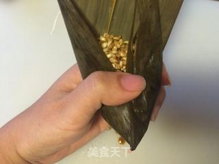 蛋黄肉粽的做法步骤:9