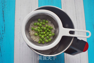 补蛋白质,补维生素【蛋黄豌豆米糊】的做法步骤:2