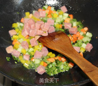酱油咖喱火腿炒饭的做法步骤:9