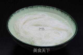 香辣炒米粉的做法步骤:2