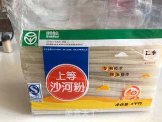 地道美味的干炒牛河的做法步骤：1