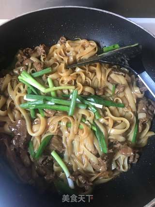 地道美味的干炒牛河的做法步骤:7