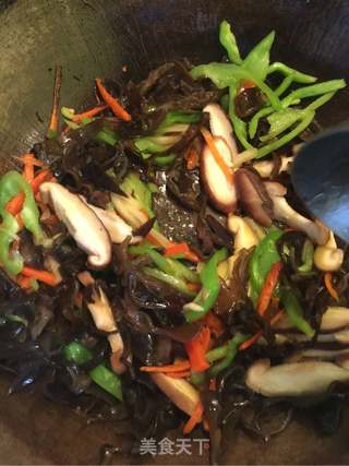 鱼香肉丝盖浇饭的做法步骤:7